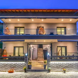 Apartment Oasis, Sarti