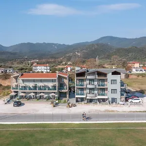 Apartment Vrahakia, Sarti