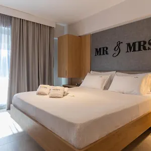 Aparthotel Premium, Sarti